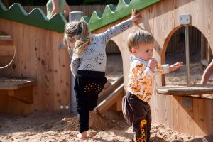 giraffes & hedgehogs - me&i review - sandpit fun