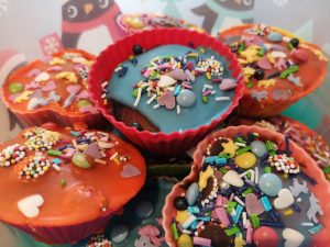 Indoor fun for kids - bake