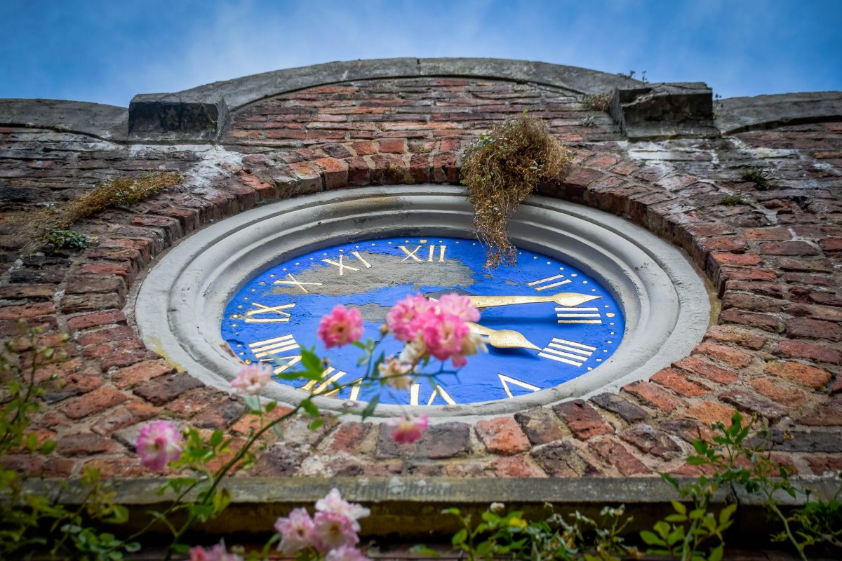 Tips to photographing in manual mode leading image. Close up on the clock at Erddig