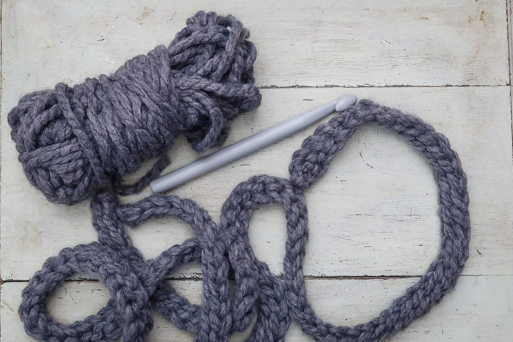Crochet rope for the arm straps