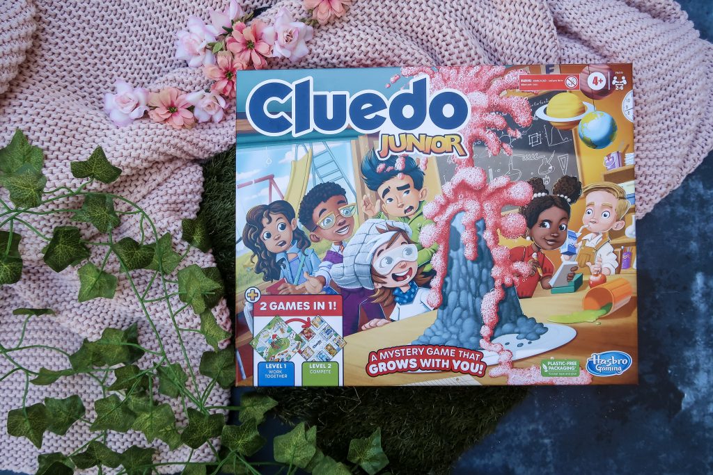 A board game for little kids: Cluedo Junior